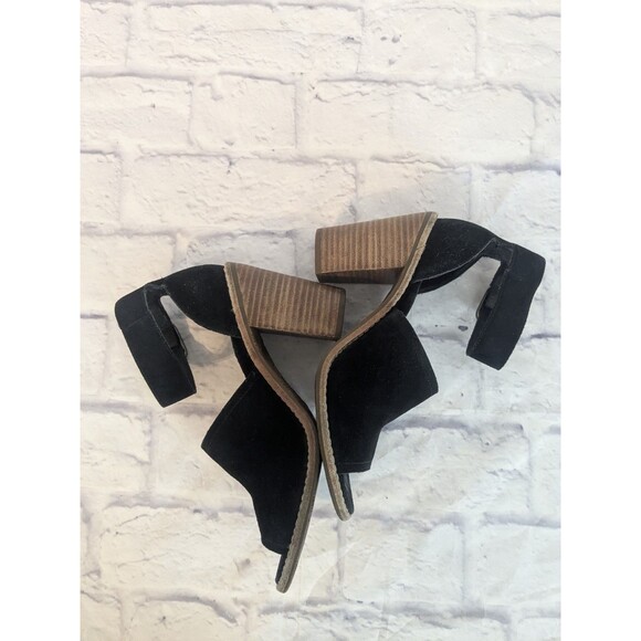 UGG Black Suede Aja Ankle Strap Sandals High Heels Women Size 6.5 Open Toe - Picture 3 of 9